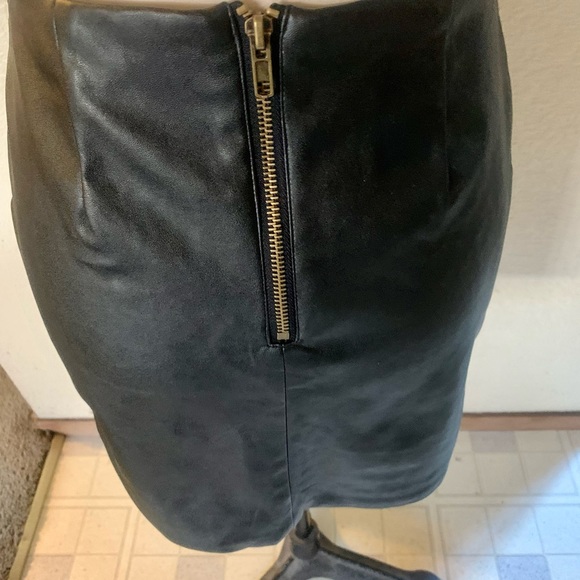 Billy vegan leather suede mini studded skirt small - Picture 3 of 4